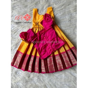 Aari Kora pattu pavadai