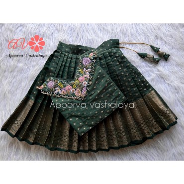 Bottle green heavy aari Pattu Pavadai