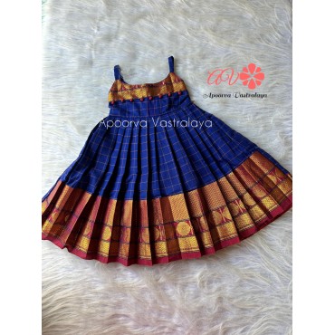 Narayanpet checked heavy border silk gown